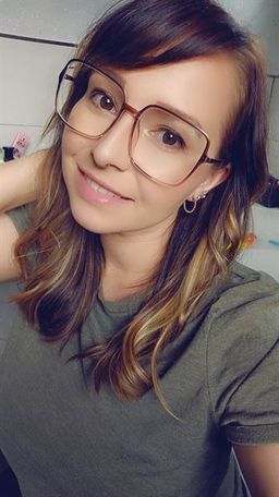 Wer auf große Brillen steht, wird sie lieben! Sie ist wirklich super s1