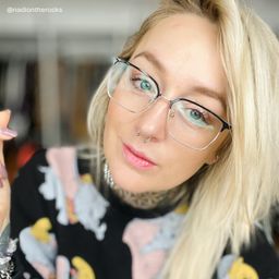 Gisela Schwarz Quadratisch Brille7